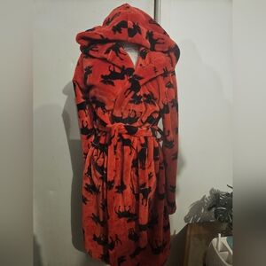 Men's medium robe